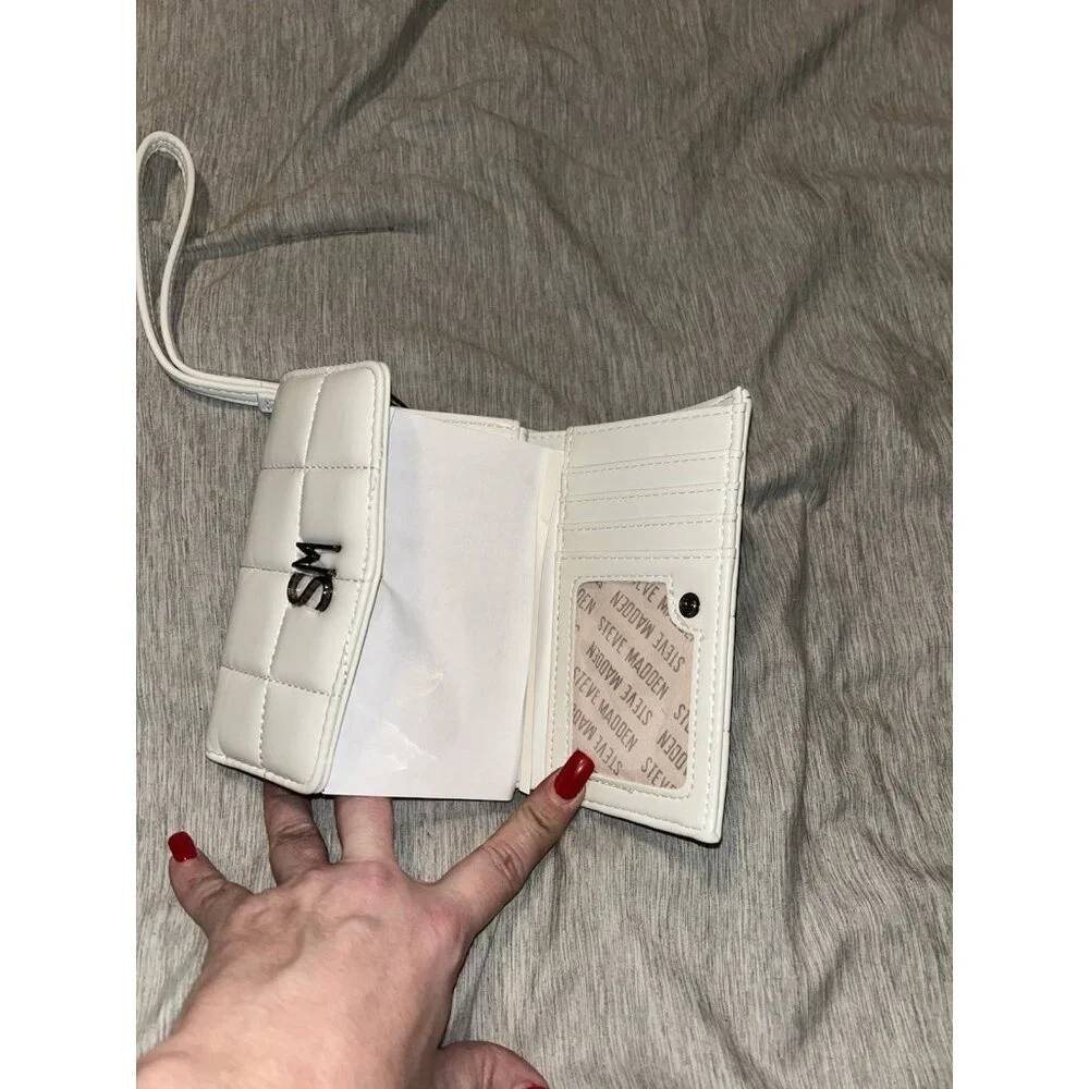 Steve Madden Quilted White Faux Leather Boho Chic Wallet Wristlet With Strap